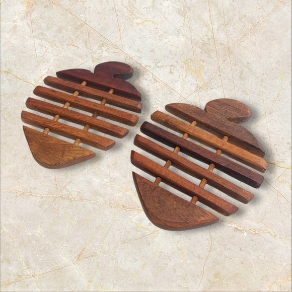 Handmade Strawberry Teak Wood Trivet for Hot Dishes, Pot Pan or Tea Pot Holder - Picture 7 of 10